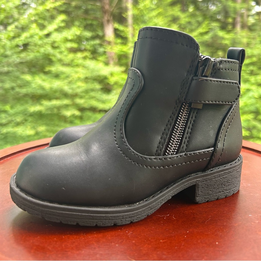 Black Faux Leather Zipper Boots | Toddler Girl Size 8 | Classic Ankle Booties